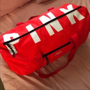 ❌SOLD❌VS Pink Duffle Bag